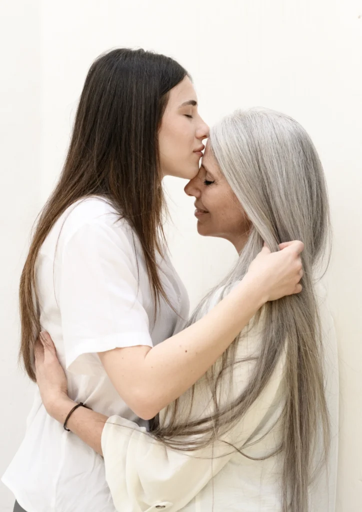sandeme festa mamma 2025 figlia bacia madre in fronte